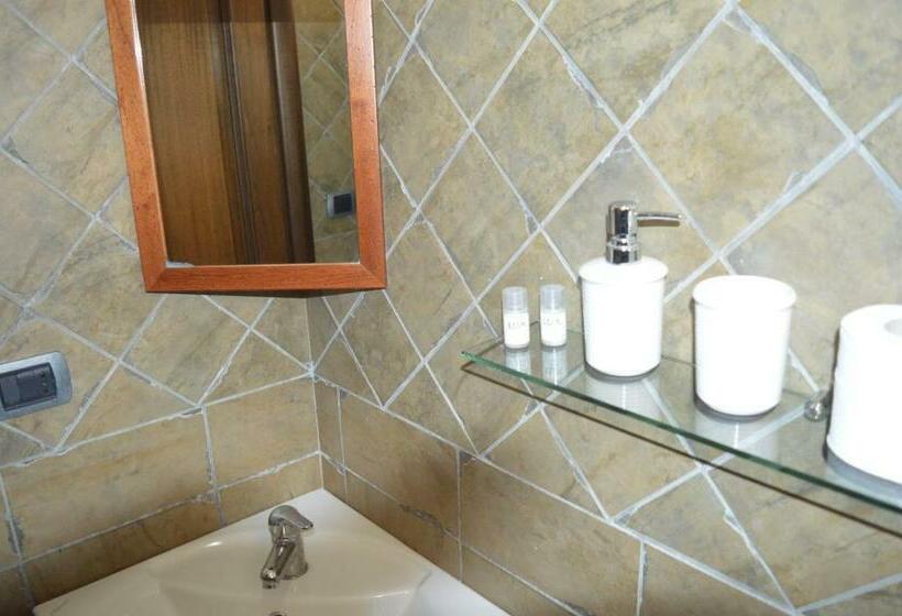 Номер Стандарт Трехместный, Villa Tre Colli Agri B&b