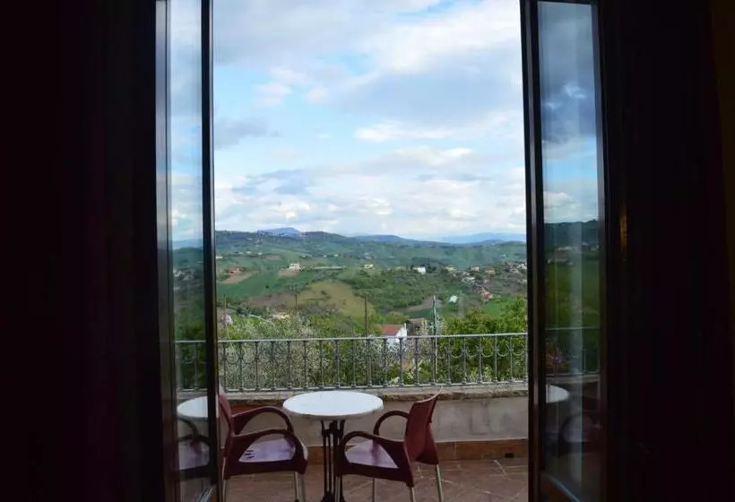 マウンテンビュースタンダードルーム, Villa Tre Colli Agri B&b