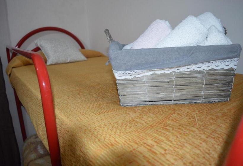 Номер Стандарт Трехместный, Villa Tre Colli Agri B&b