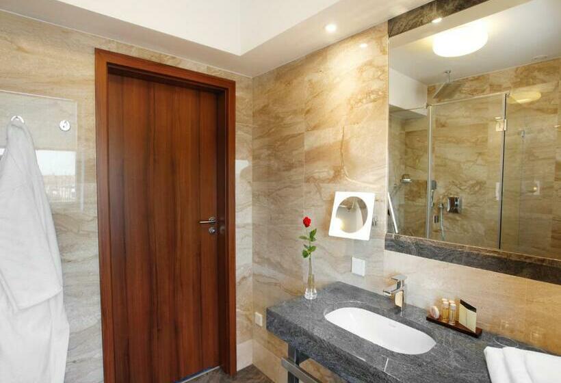 标准间, Zamek Centrum