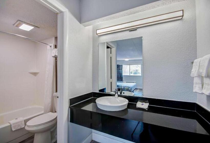 Standard Neljän Hengen Huone, Motel 6 Columbus Oh Osu North