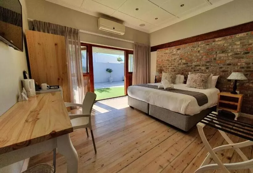 اتاق لوکس, Two Fat Owls Guesthouse