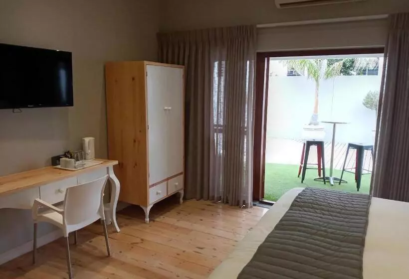 اتاق لوکس, Two Fat Owls Guesthouse