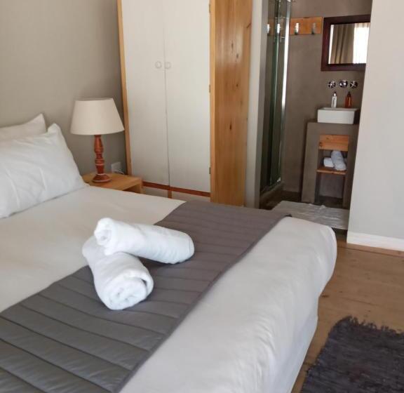 اتاق لوکس, Two Fat Owls Guesthouse