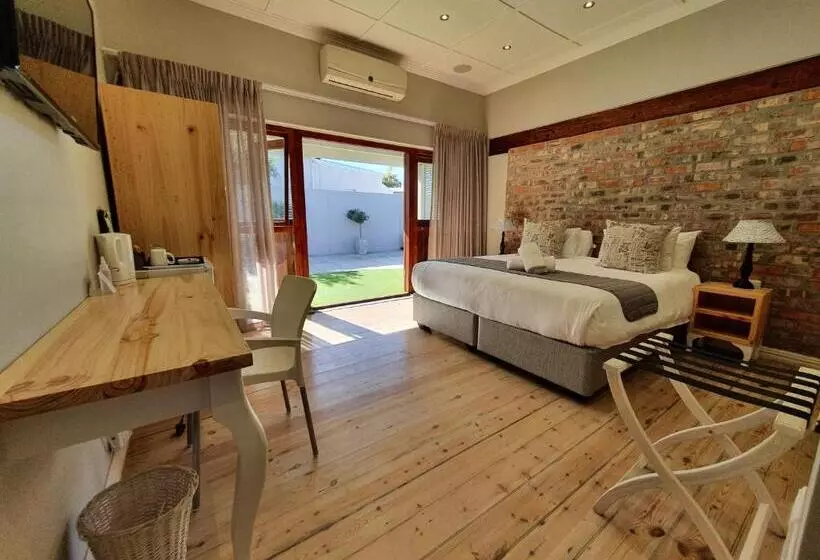 اتاق لوکس, Two Fat Owls Guesthouse