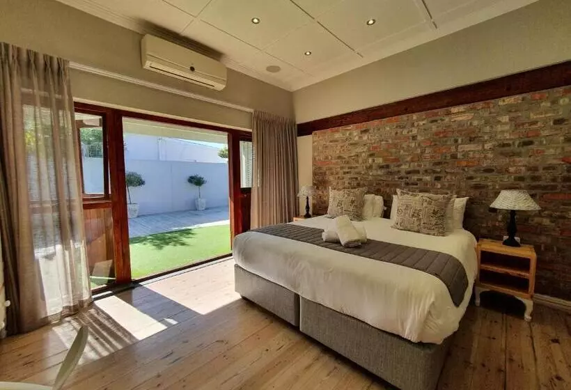 اتاق لوکس, Two Fat Owls Guesthouse