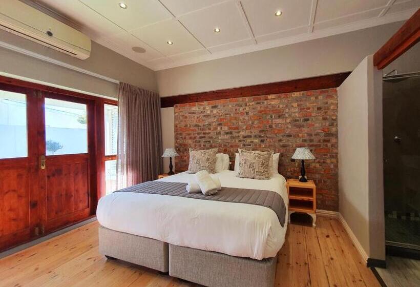 اتاق لوکس, Two Fat Owls Guesthouse