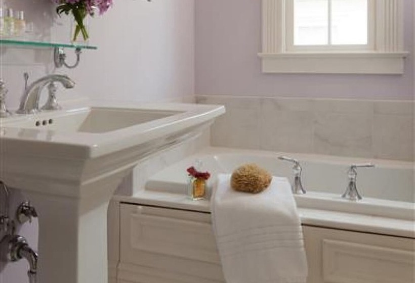 デラックスルーム, The Tower Cottage Bed And Breakfast