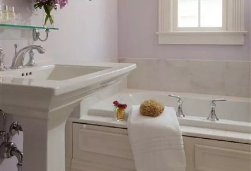 デラックスルーム, The Tower Cottage Bed And Breakfast