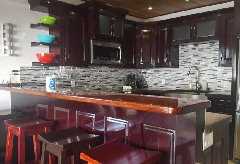 سوییت لوکس, Tres Cocos Resort