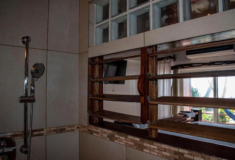 Deluxe Suite King Bed, Tres Cocos Resort