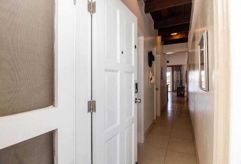 سوییت با چشمانداز دریا, Tres Cocos Resort