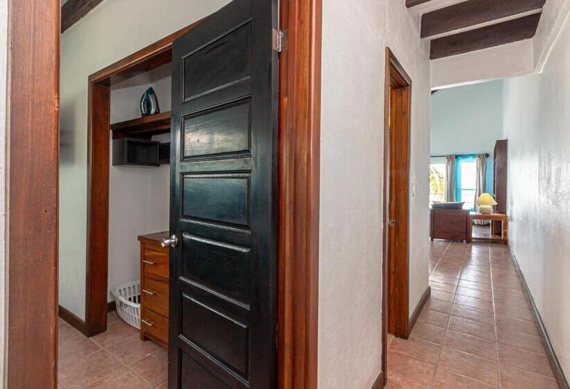 سوئیت با بالکن, Tres Cocos Resort