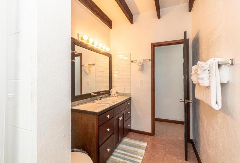 سوئیت با بالکن, Tres Cocos Resort