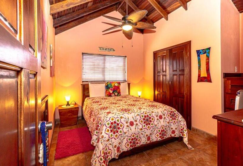 سوییت جونیور با چشمانداز استخر, Tres Cocos Resort