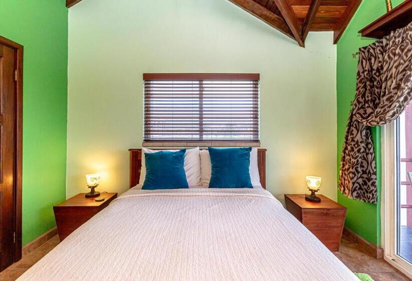 سوییت جونیور با چشمانداز استخر, Tres Cocos Resort