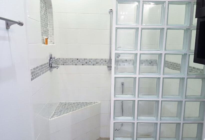 آپارتمان لوکس 2 خوابه, Tres Cocos Resort