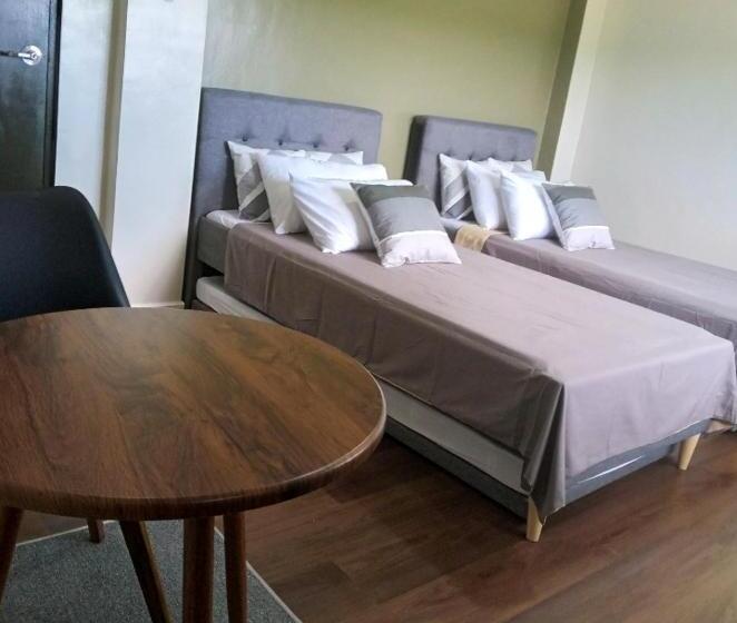 اتاق استاندارد چهار تخته, A And G Lodge