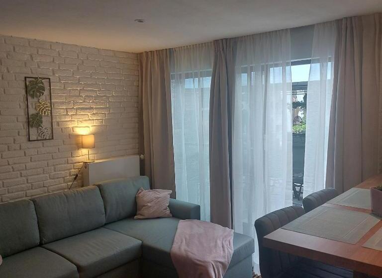 חדר סטנדרט לארבעה, Os Heem