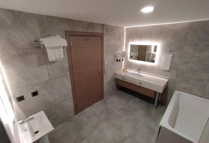 סוויטה עם מרפסת, Anemon Kent Karabük Otel