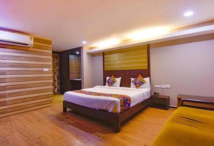 Quarto Superior, Fabexpress Ocean Residency, Colva