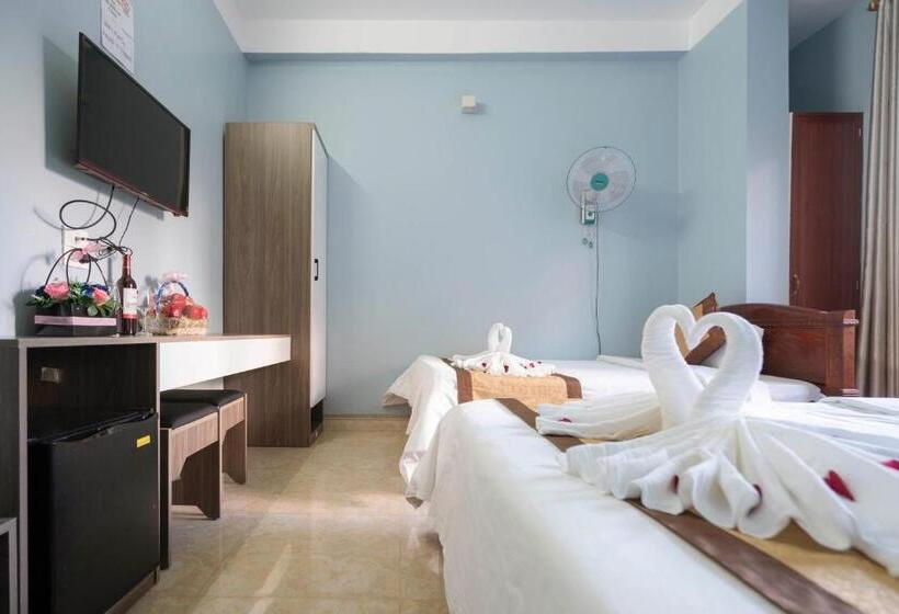 اتاق استاندارد سه نفره, Fancy Hostel And Bar