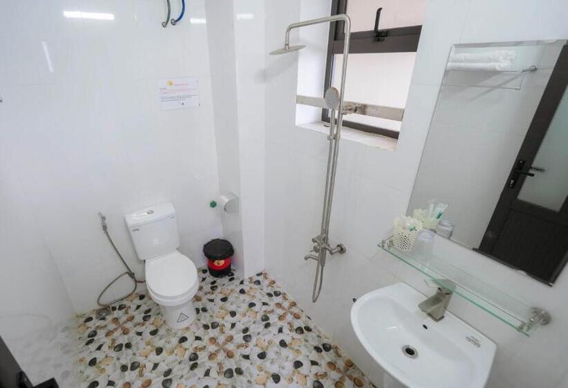 اتاق استاندارد سه نفره, Fancy Hostel And Bar