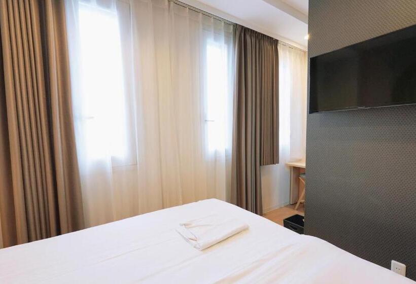 Habitació Quàdruple Estàndard, Park Central Sakura