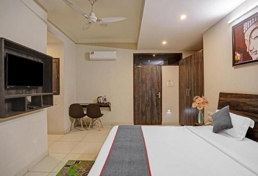 Трехместный Номер Классика, Wish Leisure, Noida, Sector 104