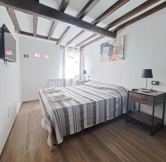 Studio Supérieur, Alloggiamo