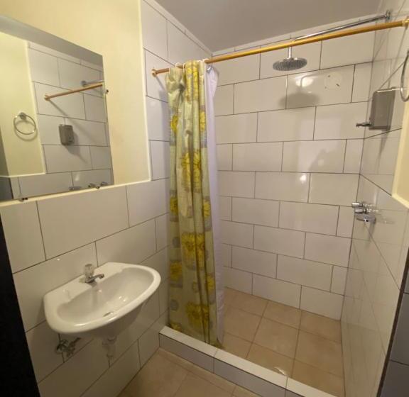 スタンダード4人部屋, Hostal Magdala