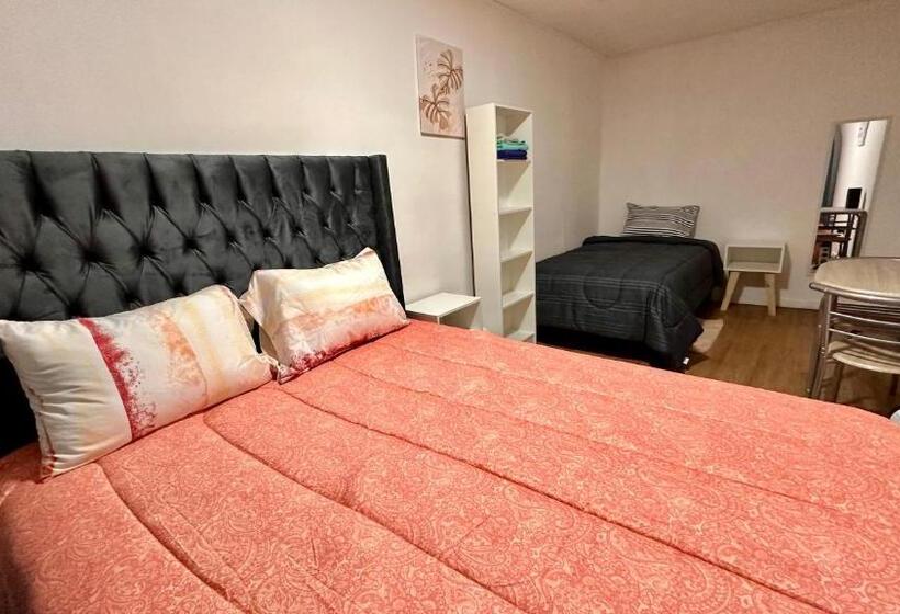 غرفة قياسية ثلاثية, Hostal