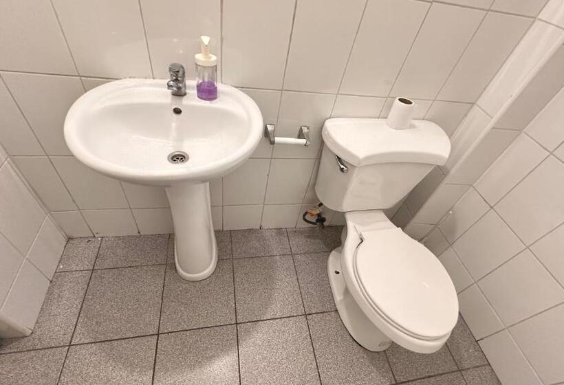 غرفة قياسية, Hostal