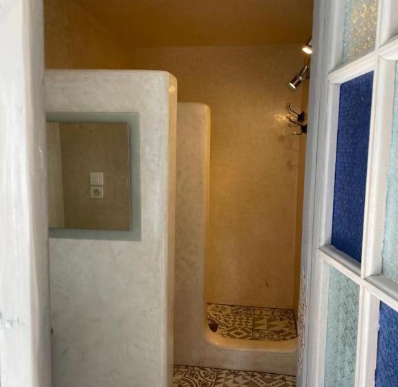 스탠다드 트리플 룸, Villa Des Arganiers