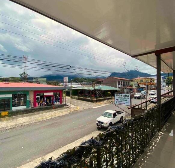 דירת שני חדרים, Tico Bed & Breakfast La Fortuna