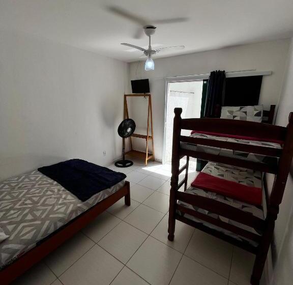 חדר סטנדרט לארבעה, Aloha Suites