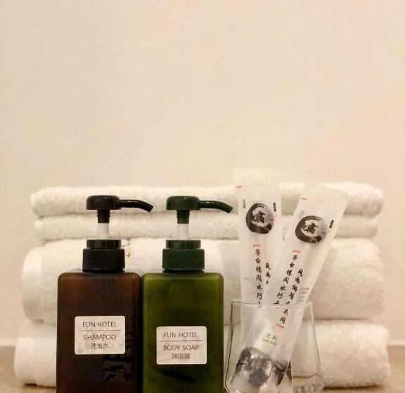 اتاق لوکس, Fun