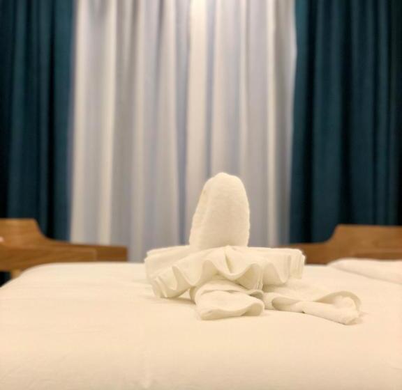 اتاق لوکس, Fun