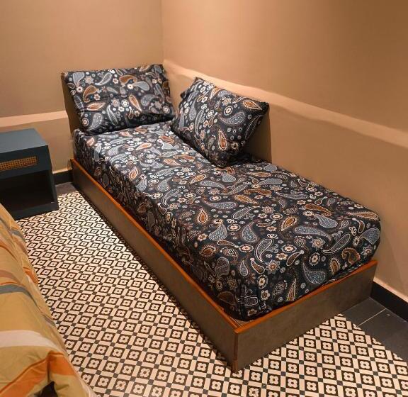 غرفة قياسية مطلّة علي الحديقة, South Delhi Restaurant And Resort