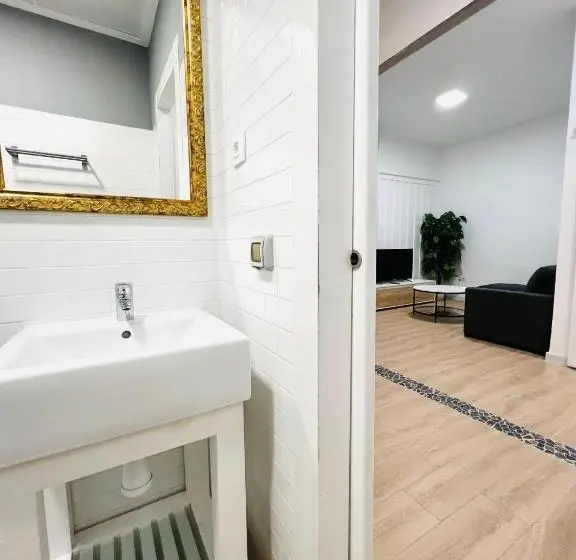 Deluxe Neljän Hengen Huone, Suites Puente De Hierro