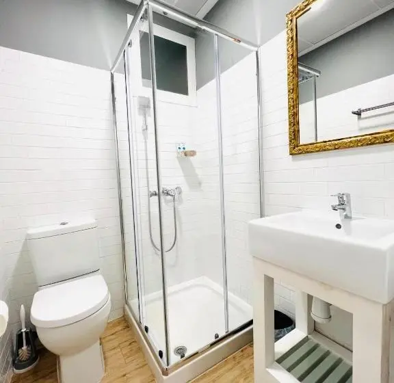 Deluxe Neljän Hengen Huone, Suites Puente De Hierro