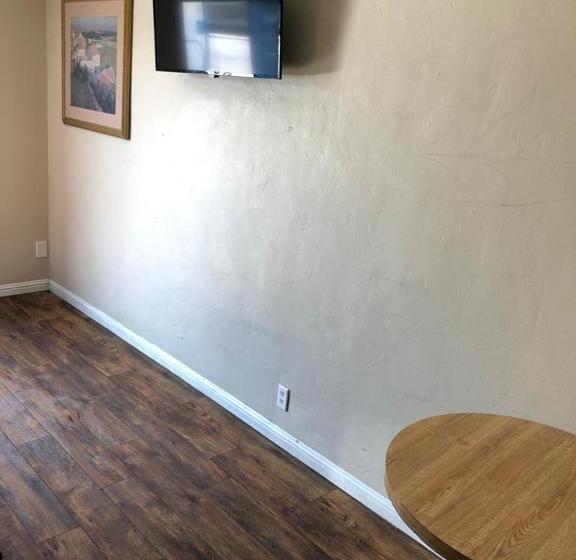 חדר דלוקס, Star Motel