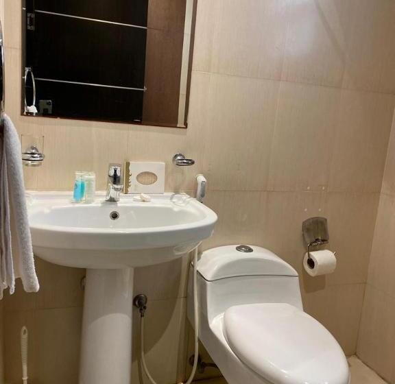 اتاق لوکس, توبال الخبر