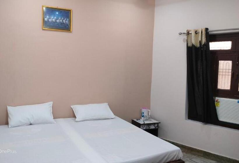 Deluxe-huone, Aditya Home Stay
