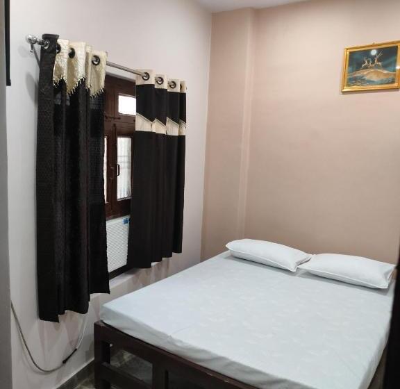 اتاق لوکس, Aditya Home Stay