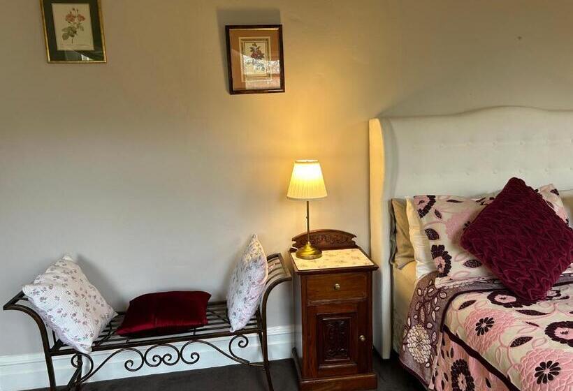 غرفة قياسية, Convent At Koroit