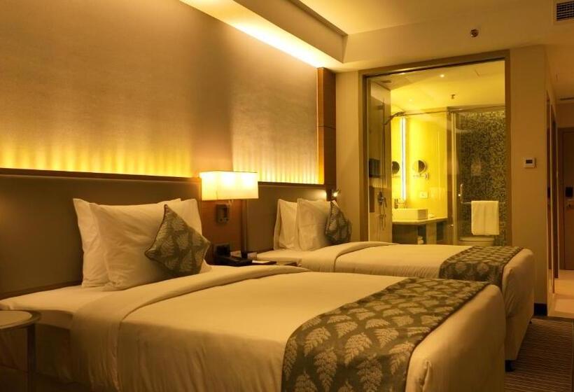 스탠다드 룸 킹사이즈 침대, Gokulam Grand Trivandrum