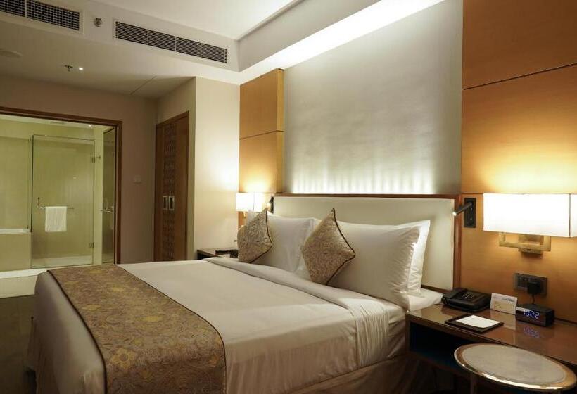 Люкс Вид на Город, Gokulam Grand Trivandrum