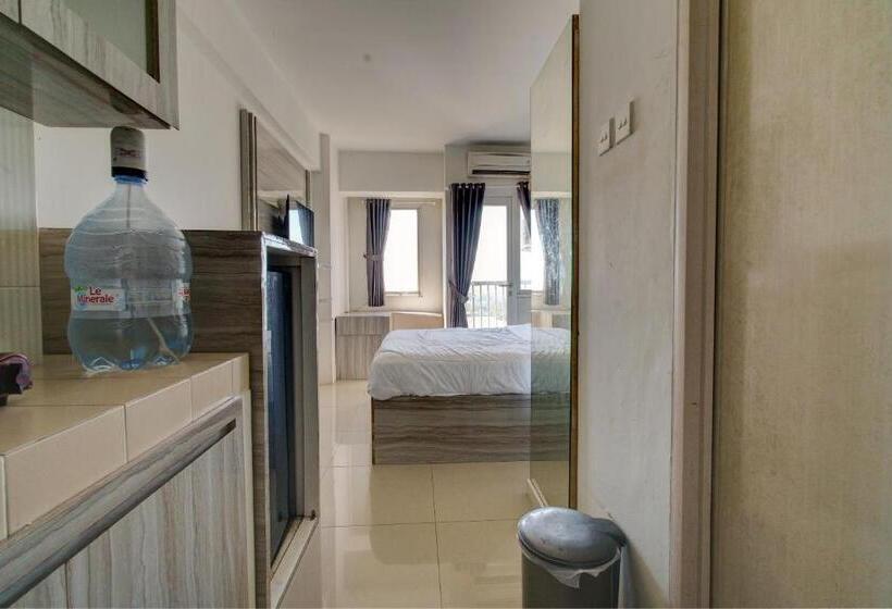 Номер Deluxe, Oyo Life 92889 Apartement Grand Sentraland Karawang By A.t Room