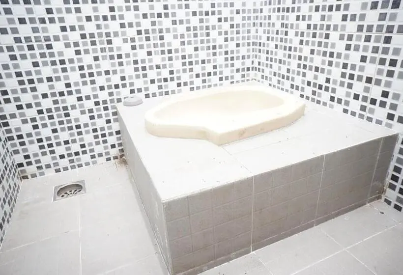 Economy Yhden Hengen Huone, Oyo Life 93017 Kost H Soeroso